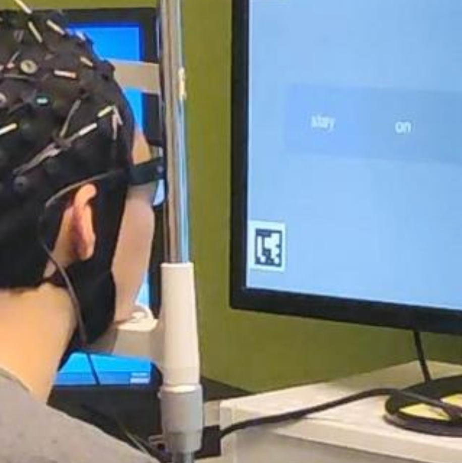 Mind-reading AI turns thoughts into text