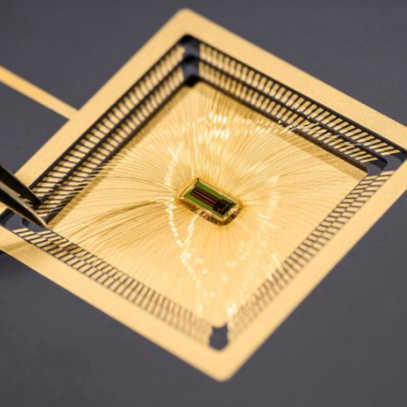 An entire brain-machine interface on a chip
