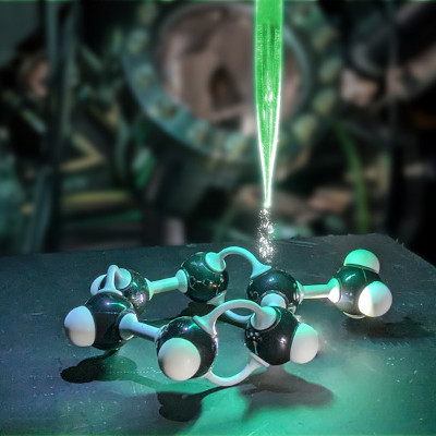 Controlling atoms in chemical reactions with nanotechnology