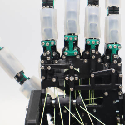 Robots learn to grab things like humans