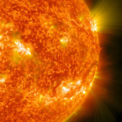 New material captures sunlight for on-demand heat release